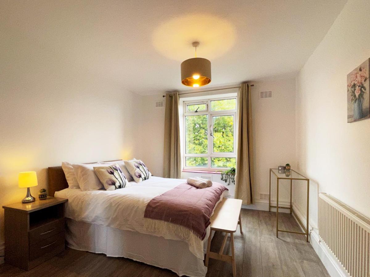 Sophie Place In Vauxhall - 3 Double Beds, 1 Sofa Bed, Spacious London Exterior photo