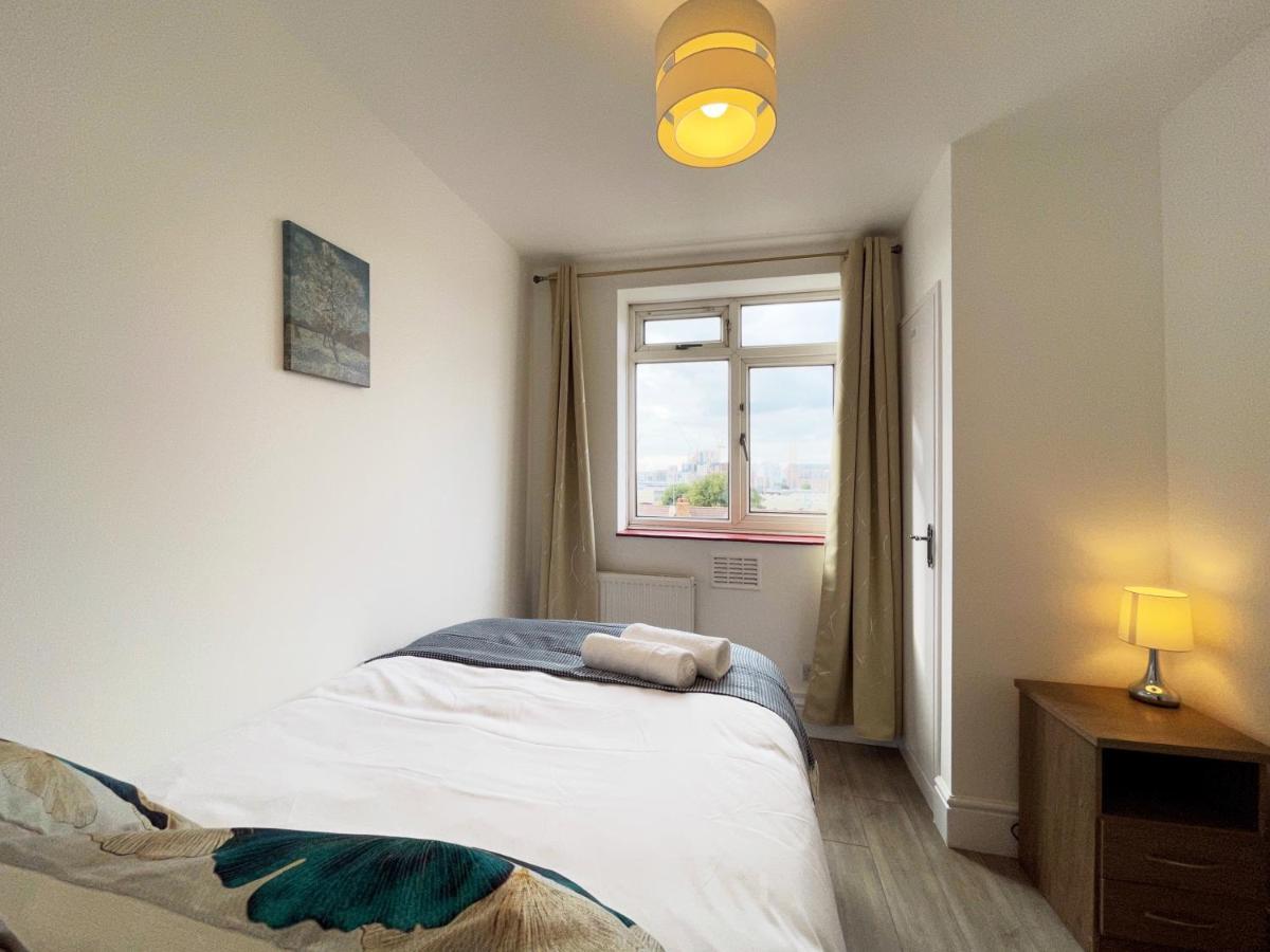 Sophie Place In Vauxhall - 3 Double Beds, 1 Sofa Bed, Spacious London Exterior photo